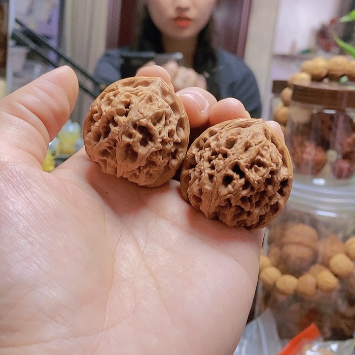【闪购商品】文玩核桃把件38水龙油