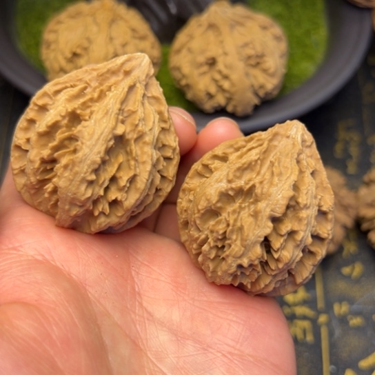 文玩核桃把件秦岭核桃8