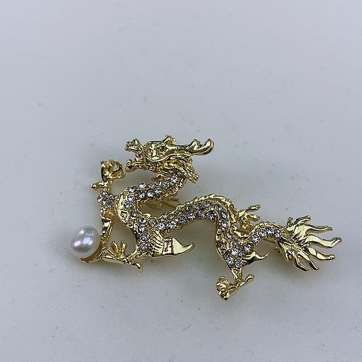 淡水珍珠胸饰合金龙形胸针