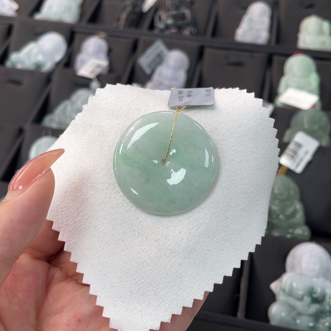 翡翠未镶嵌颈饰平安扣