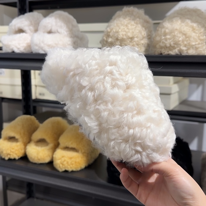 38白色卷毛包脚五厘米