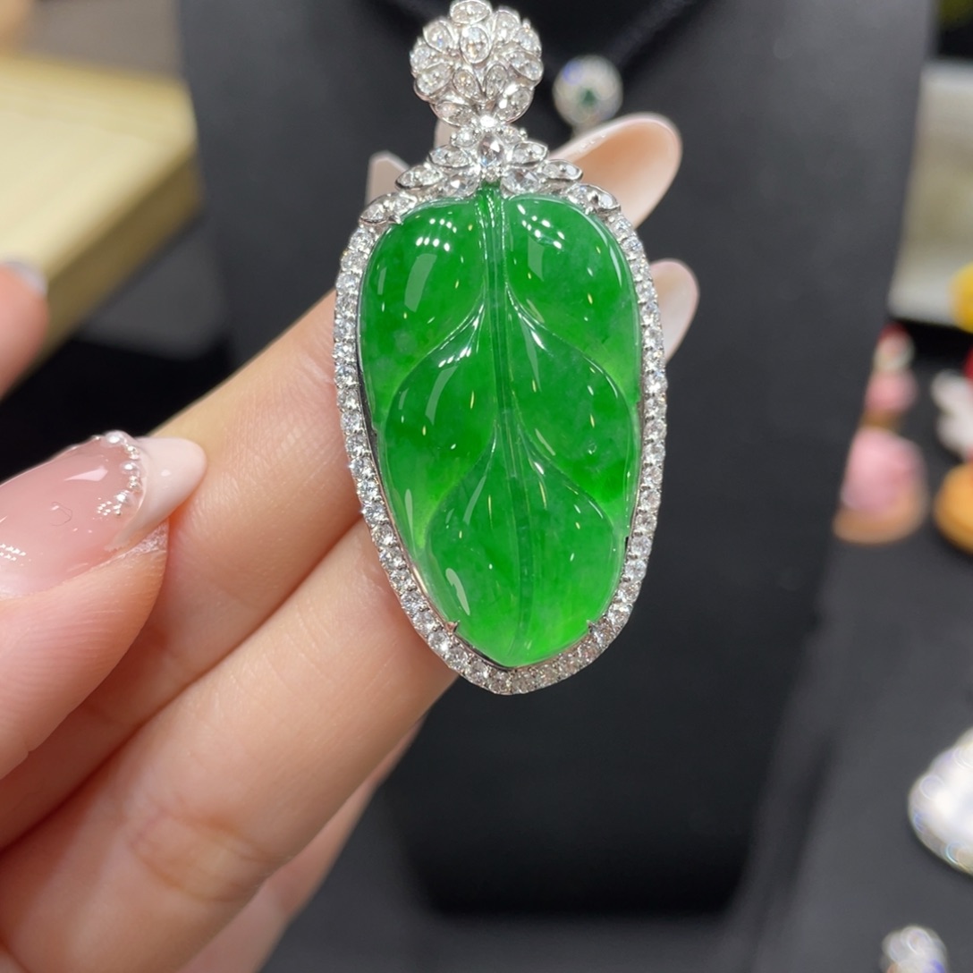 翡翠颈饰18K金镶嵌天然缅甸翡翠a货