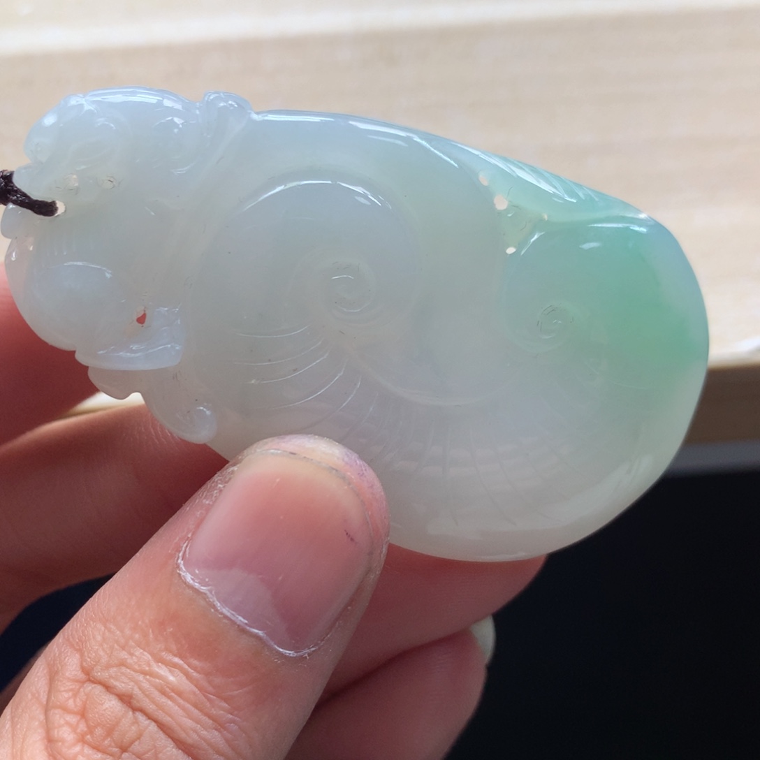 颈饰未镶嵌翡翠吊坠