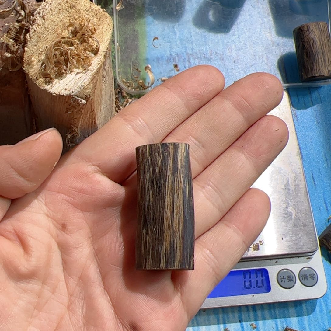 沉香吊坠白棋素牌4.7克