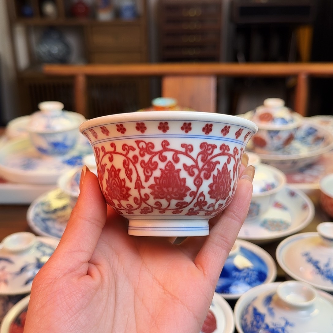 杯重工釉里红缠枝莲压手杯纯手绘