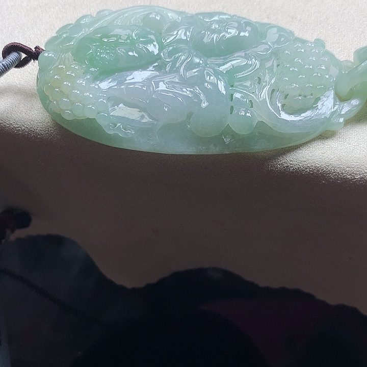 翡翠颈饰未镶嵌吊坠