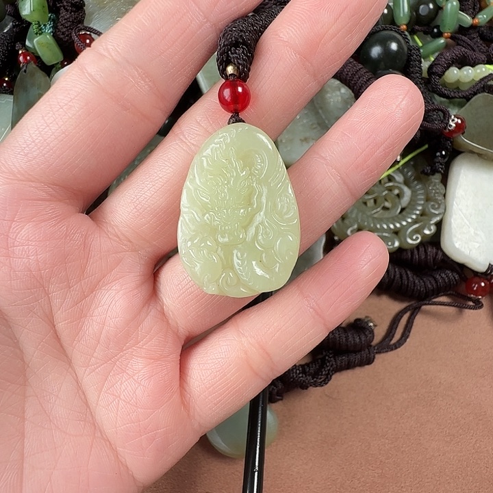 和田玉颈饰未镶嵌