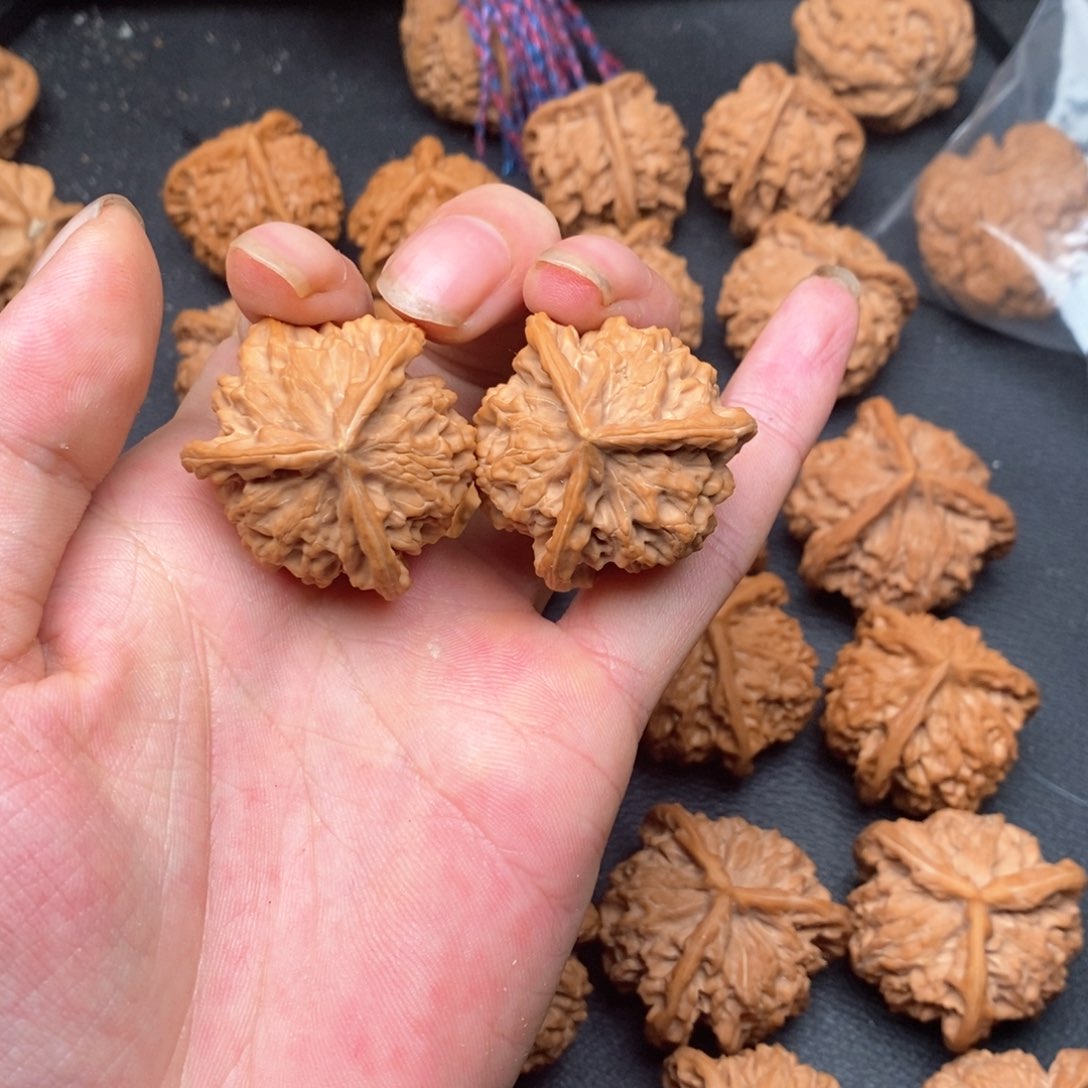 文玩核桃吊坠35正奔