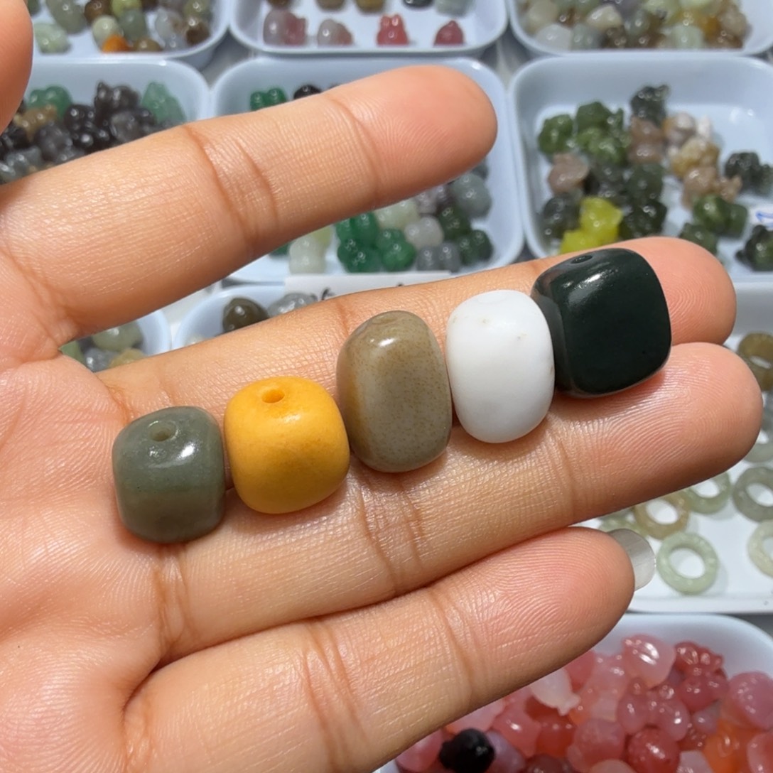 和田玉未镶嵌珠宝奇石