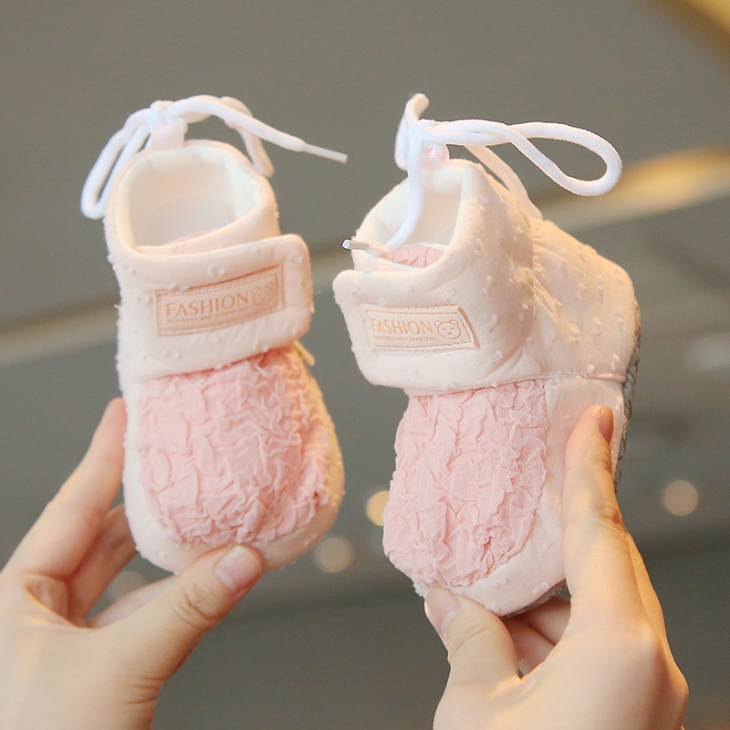 春秋婴儿靴子防掉薄款透气软底防滑宝宝学步鞋轻便新生儿3-8-15月