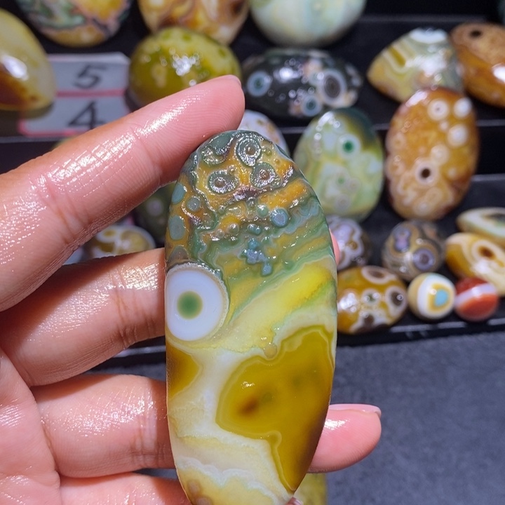 玛瑙/玉髓未镶嵌珠宝奇石95