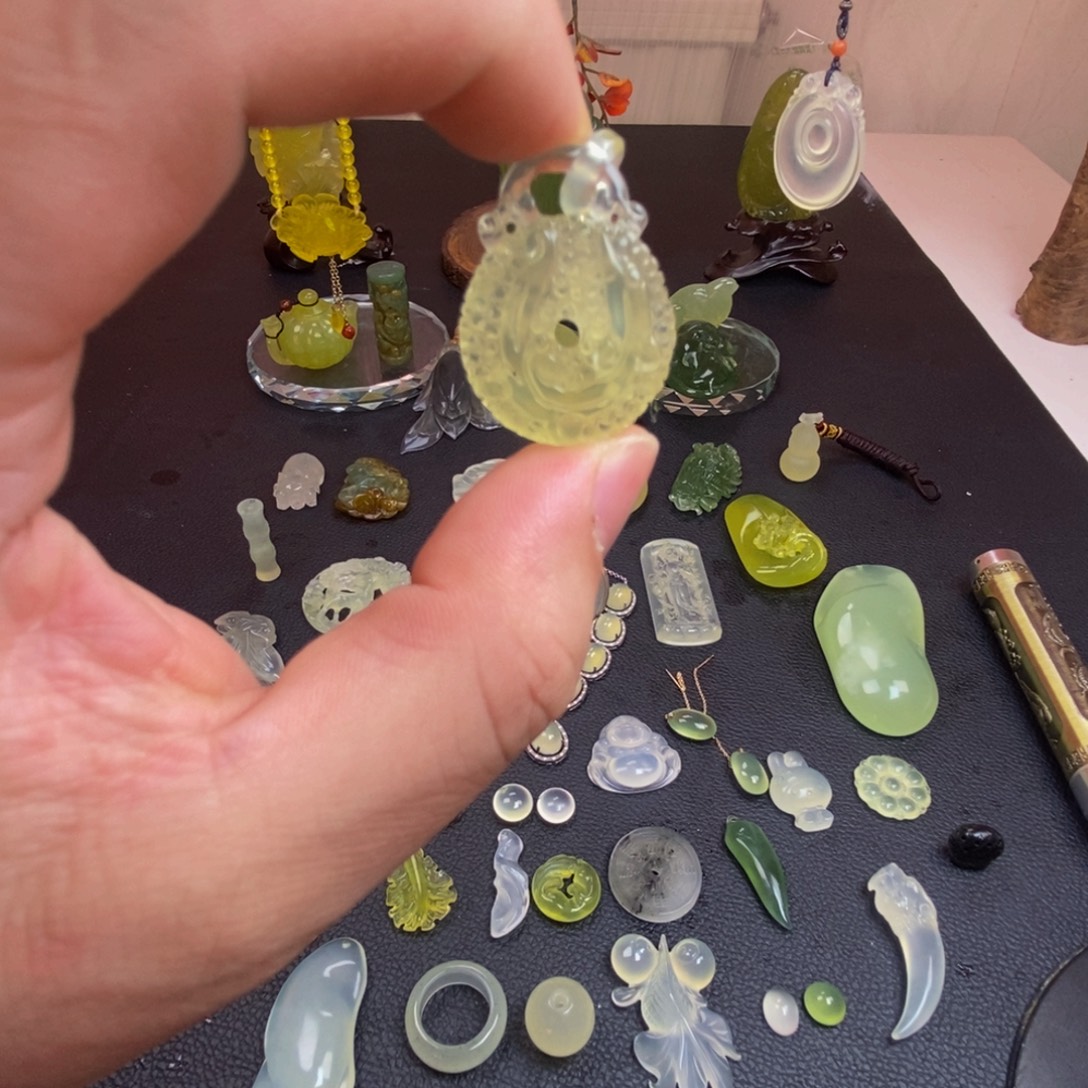 蛇纹石玉合金颈饰