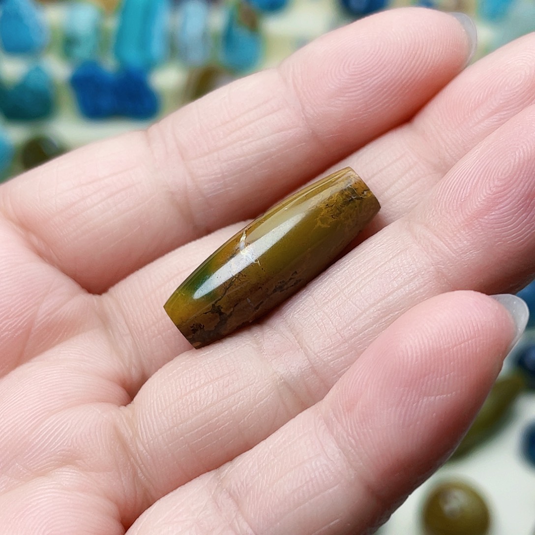 绿松石颈饰未镶嵌