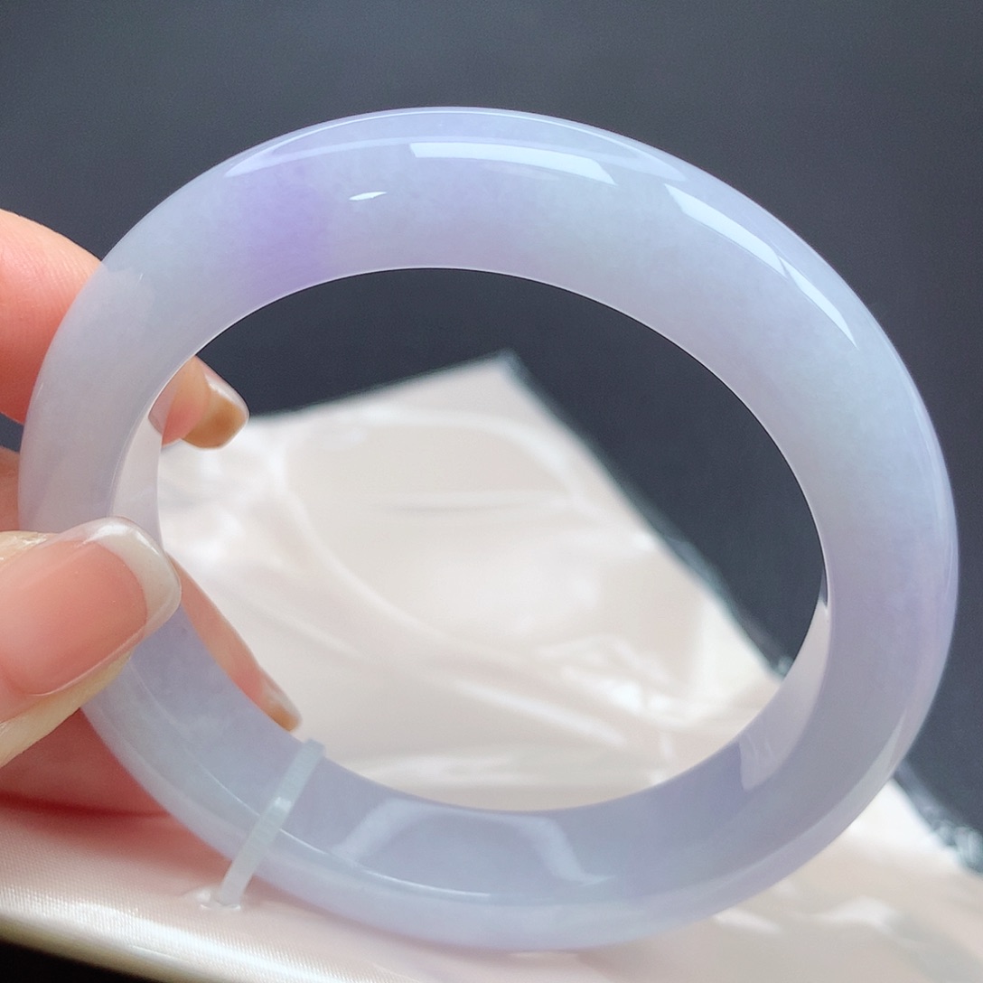 翡翠手镯未镶嵌55圈口