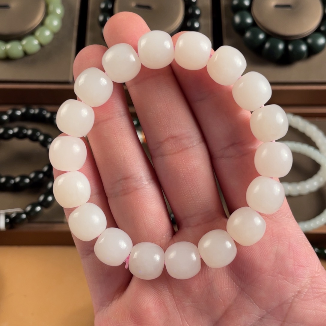 未镶嵌手串和田玉铁**生