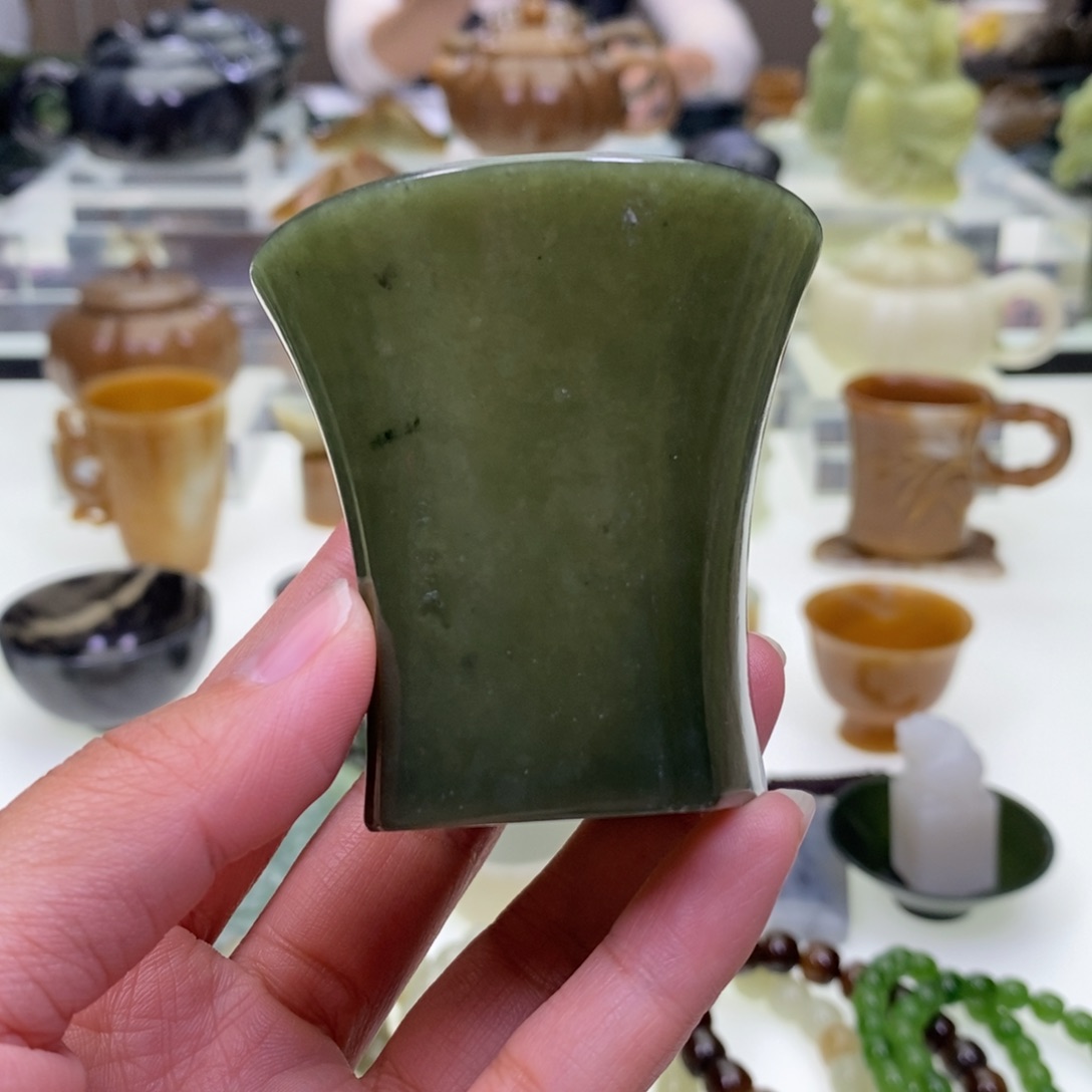 和田玉杯子未镶嵌