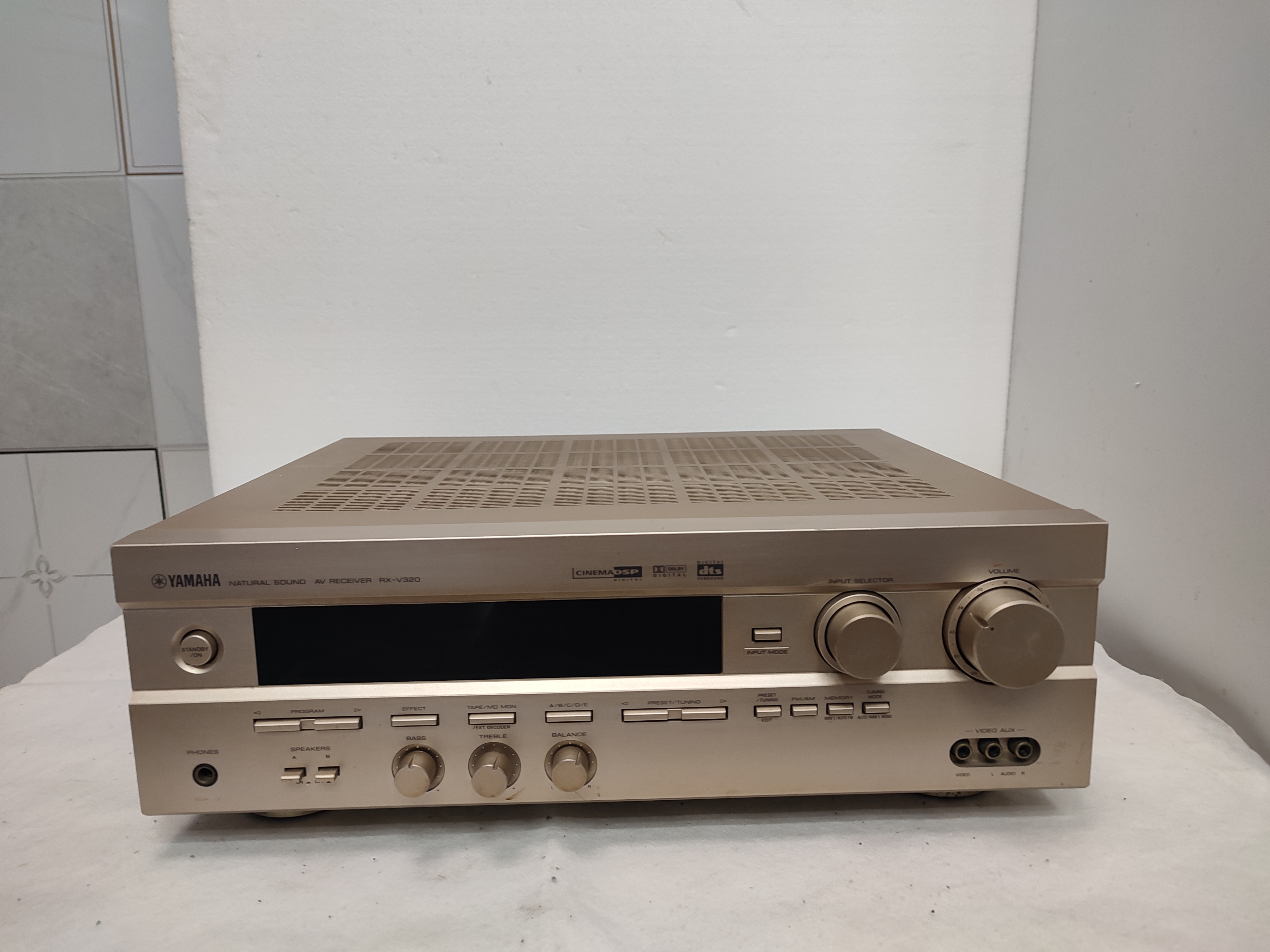 9新  二手雅YMH，V320功放机，不包邮。不退换货