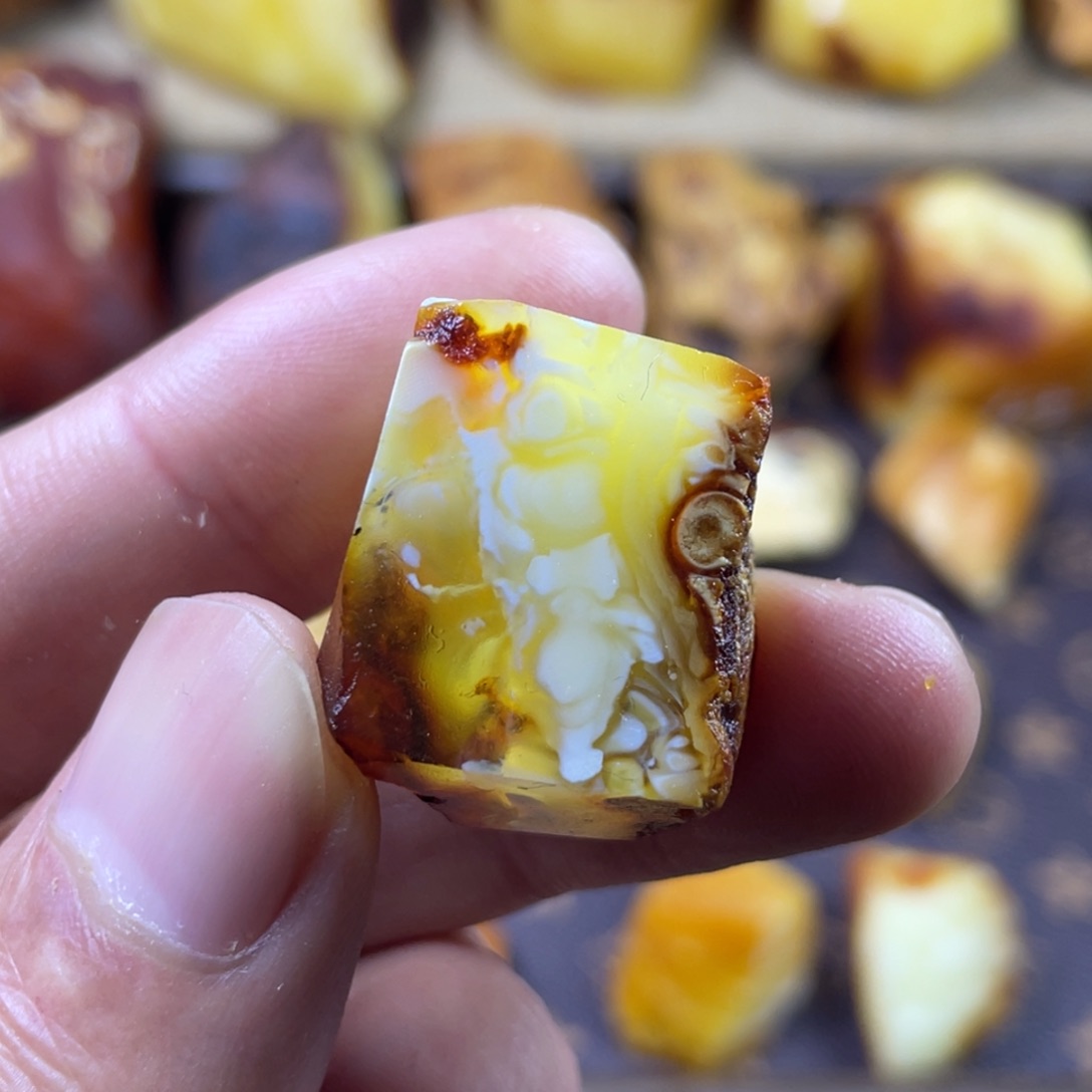 定制琥珀未镶嵌定制