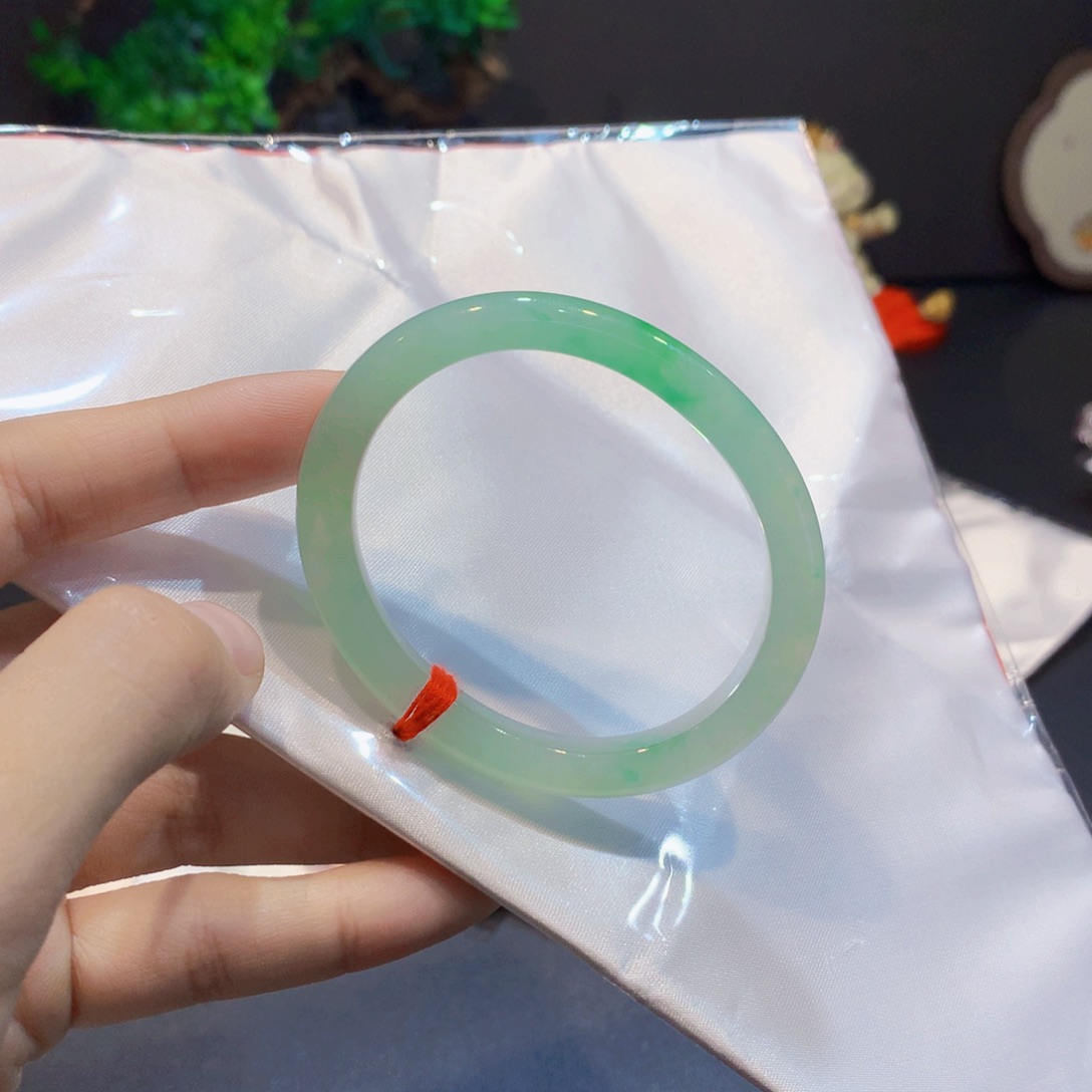 翡翠未镶嵌手镯6号