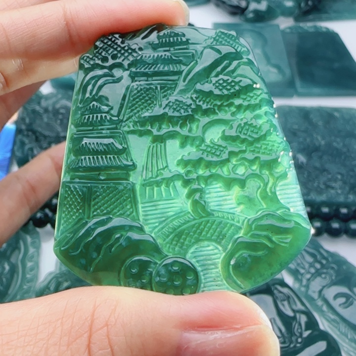 翡翠未镶嵌颈饰多样性发货天然A货翡翠