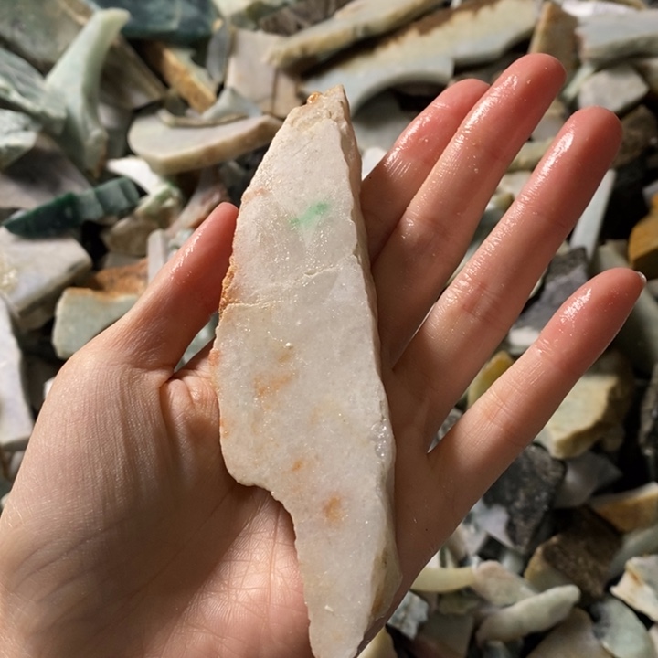 翡翠颈饰未镶嵌天然翡翠