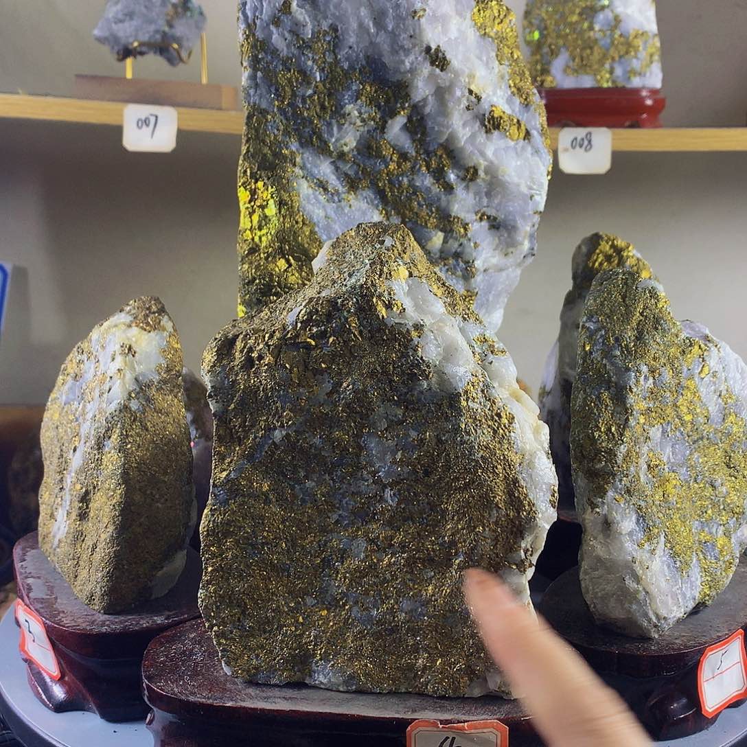 石材4号原矿石带底座