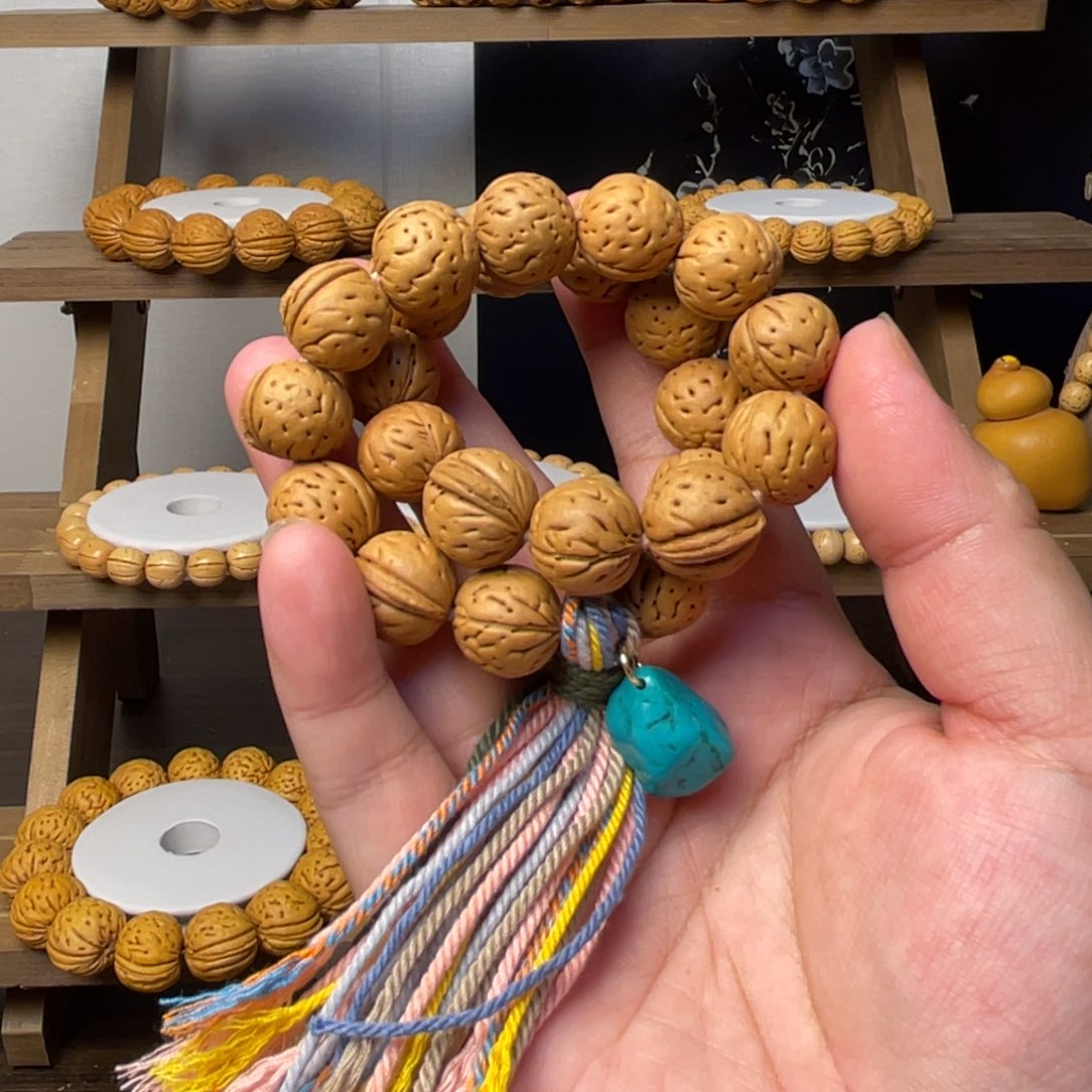 合***车桃核手持福利手串粉丝福利