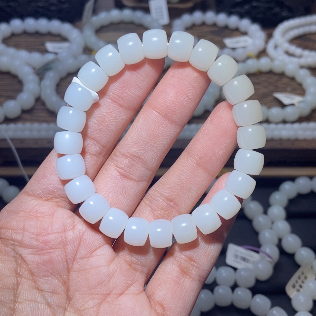 北***苗和田玉未镶嵌手串10m直切