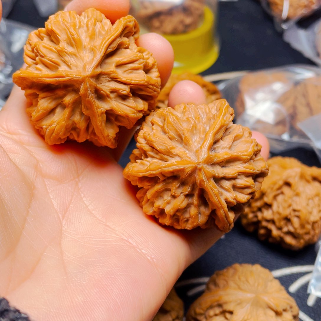 吊坠文玩核桃帝王三愣