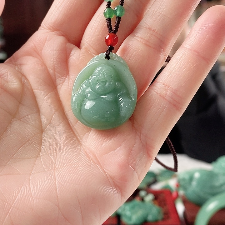 密玉（石英质玉）颈饰未镶嵌