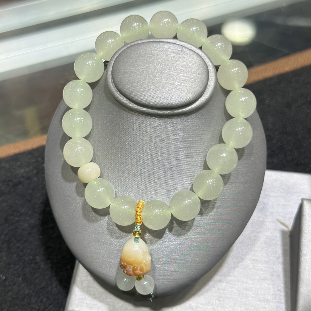 天然高冰东陵玉手串