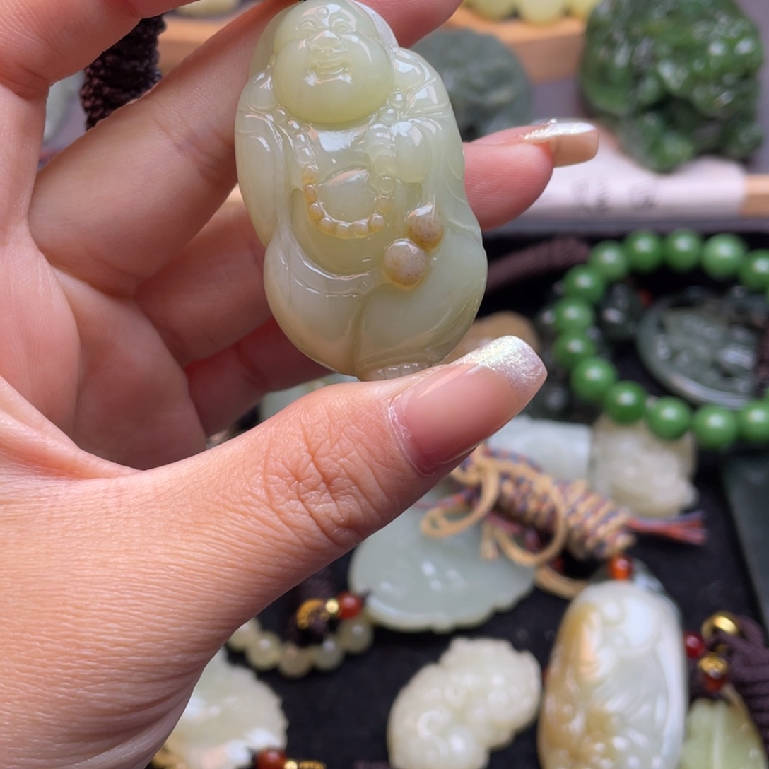 和田玉颈饰未镶嵌