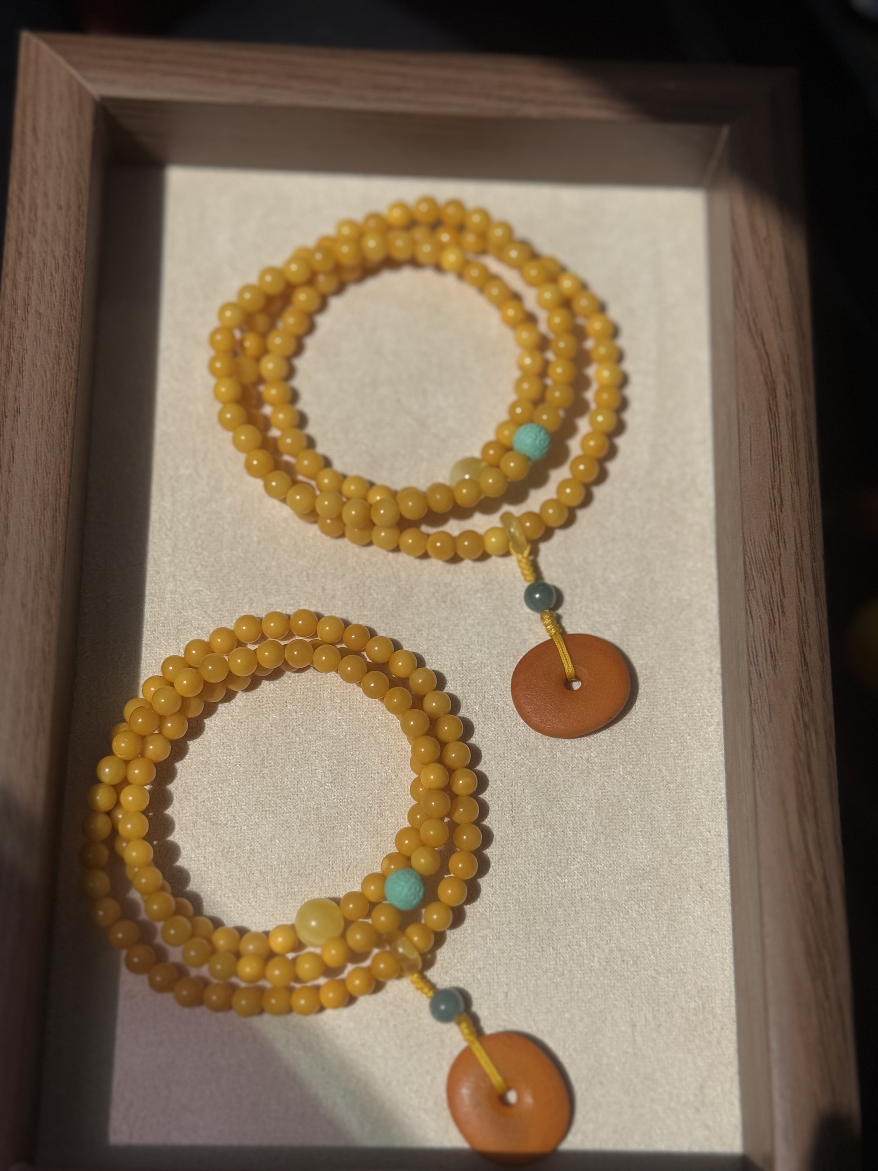 云萧•原创 蜜蜡鸡油黄平安扣三圈5mm+ 多样性发其一