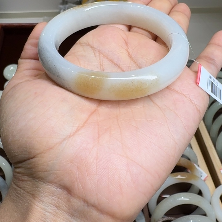 ～***～和田玉（糖玉）未镶嵌手镯