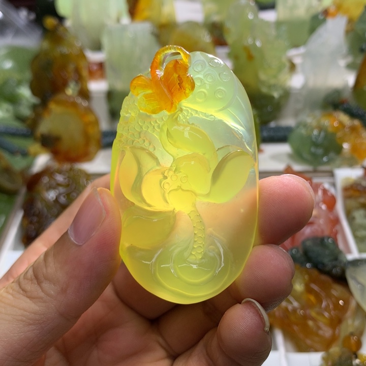 蛇纹石玉未镶嵌珠宝奇石