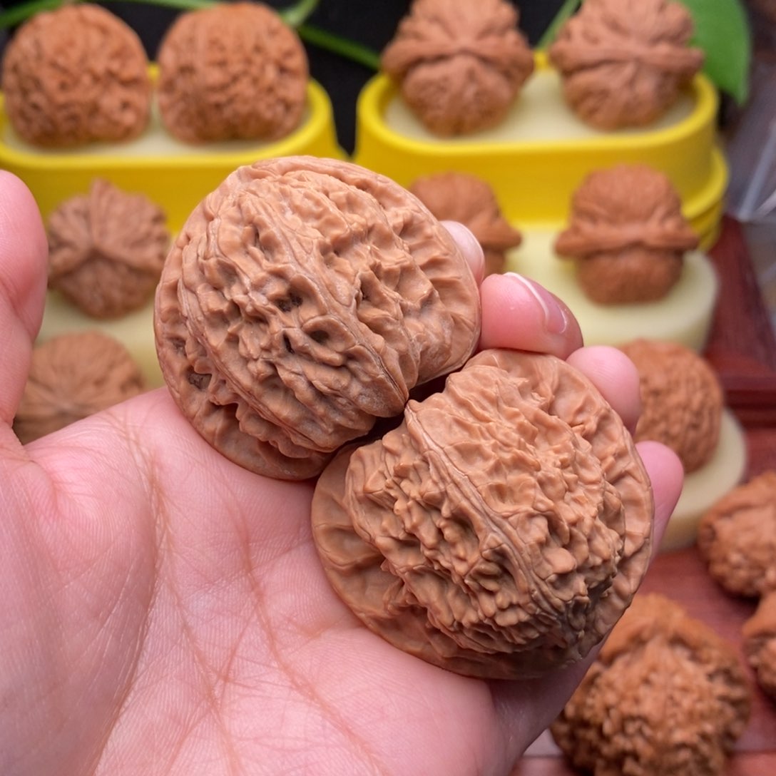 把件文玩核桃42“红皮”三角白