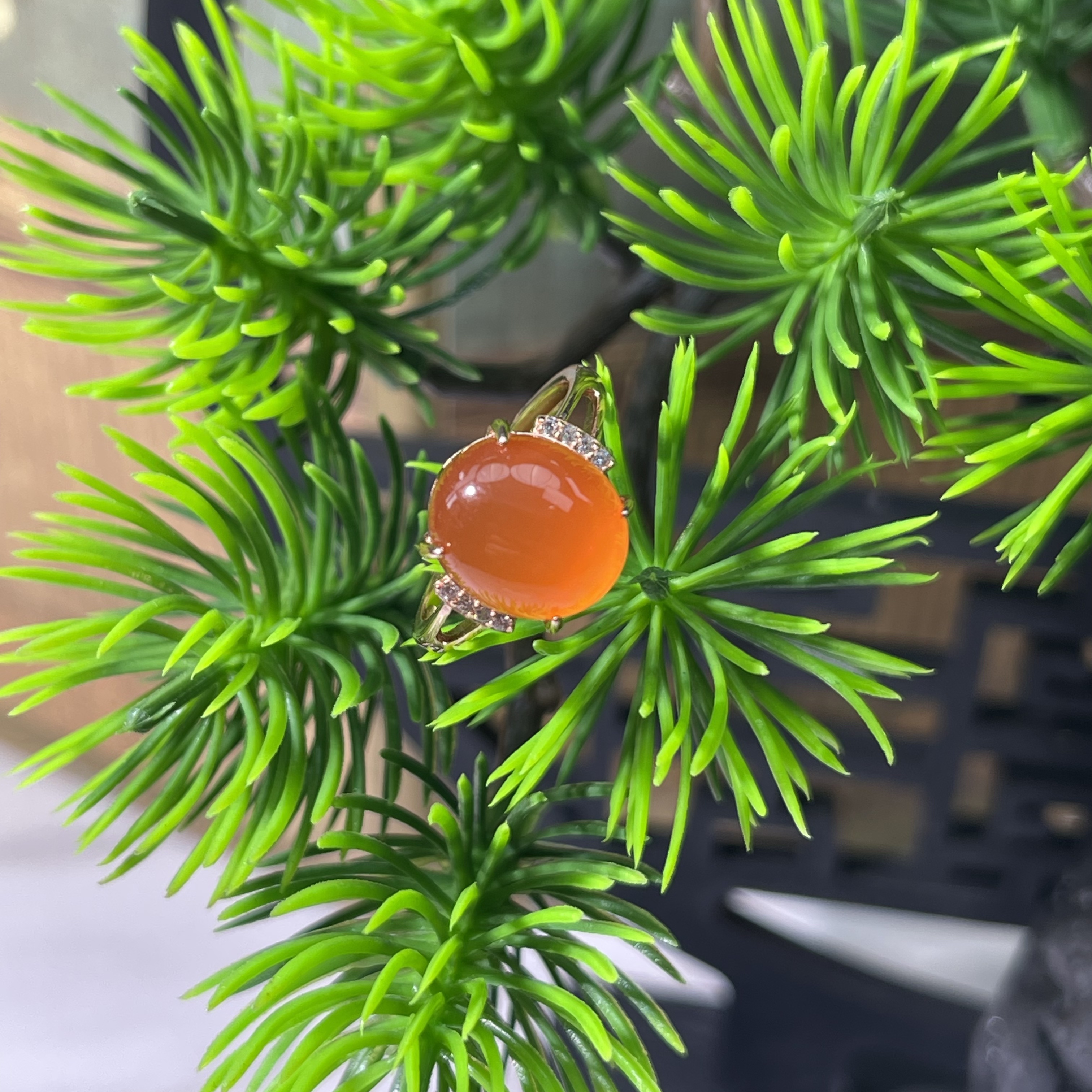 南红保山原矿冰红排钻款戒指 多样性发一