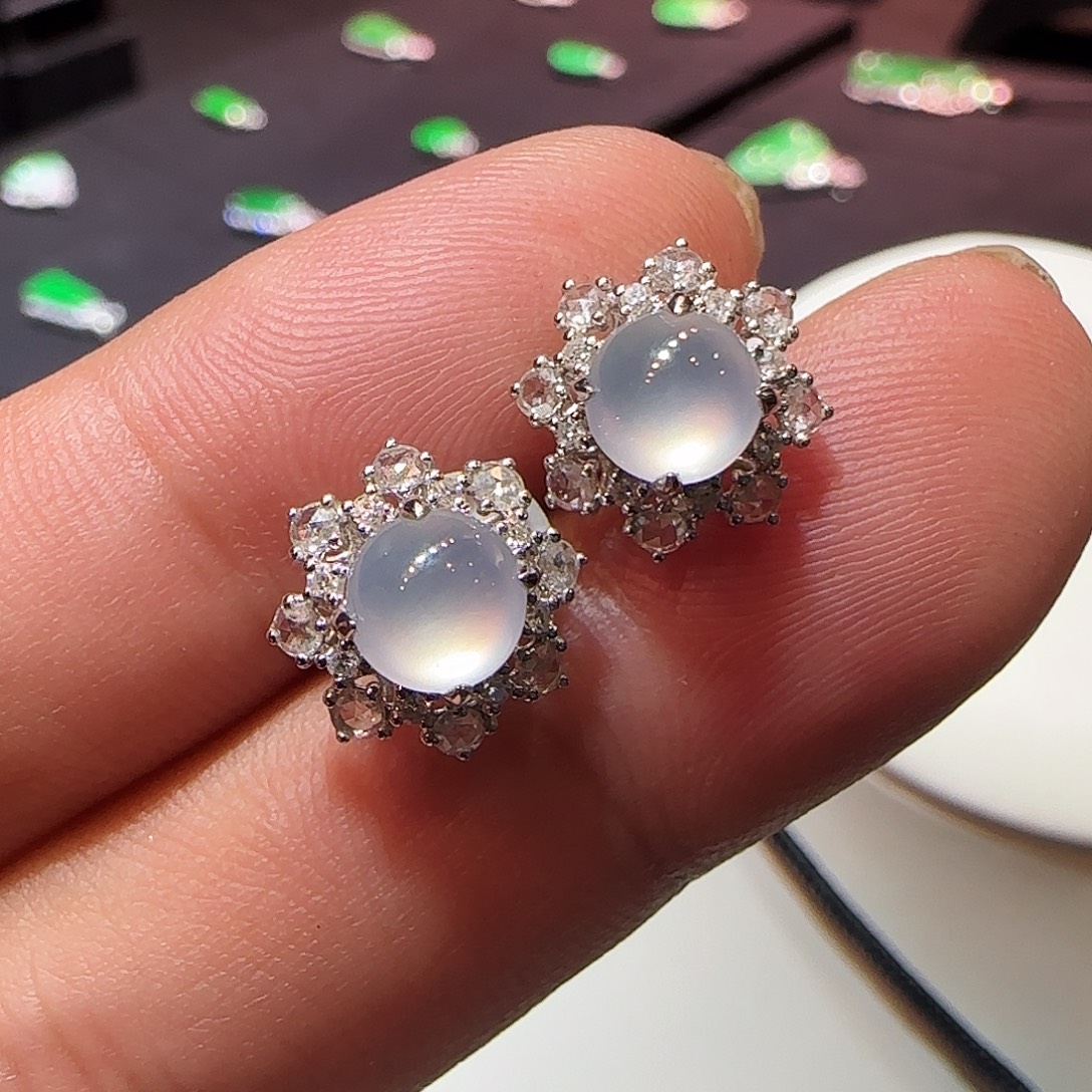 翡翠18K金镶嵌耳饰