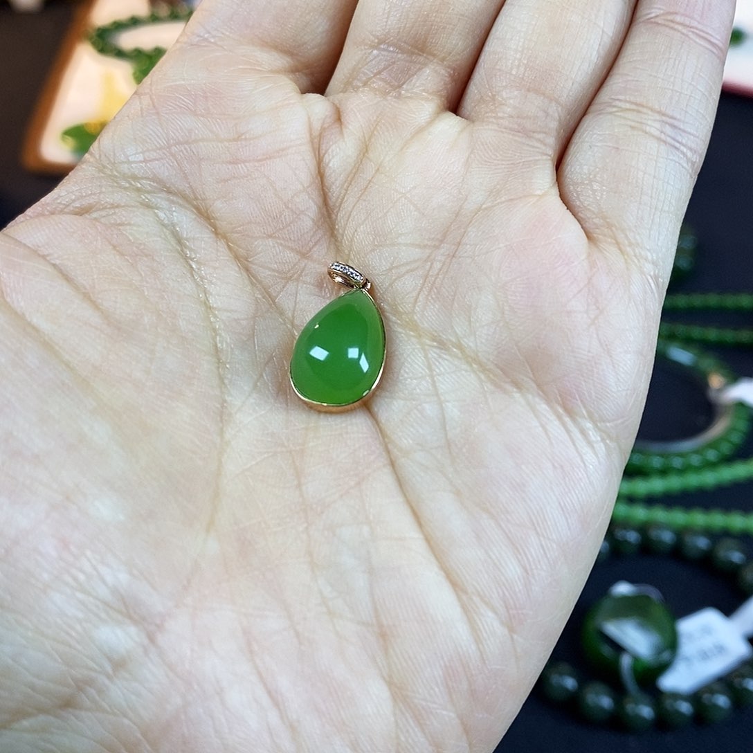 18K金镶嵌手链和田玉