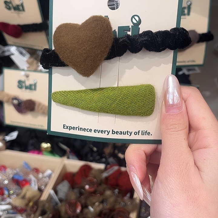 布艺铁合金咖色爱心 绿色拜拜夹