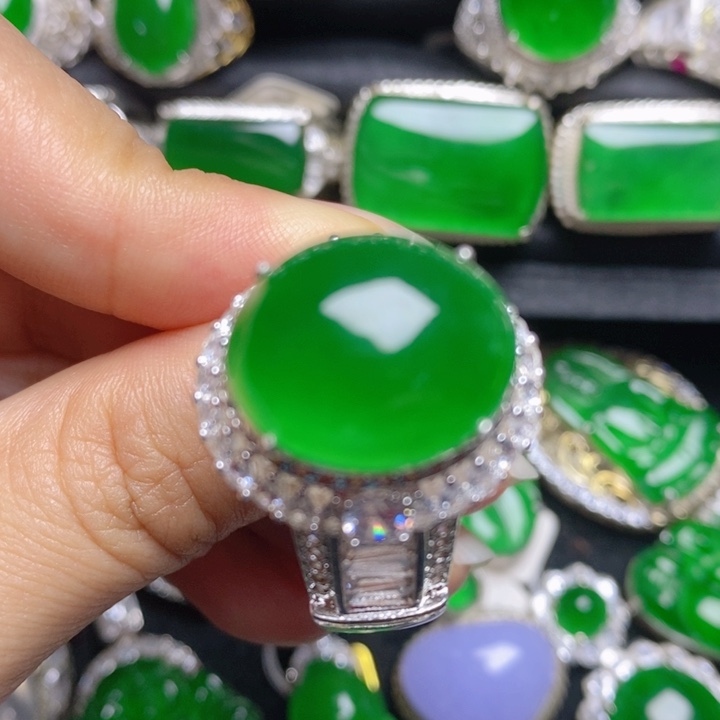 翡翠未镶嵌挂件蛋面