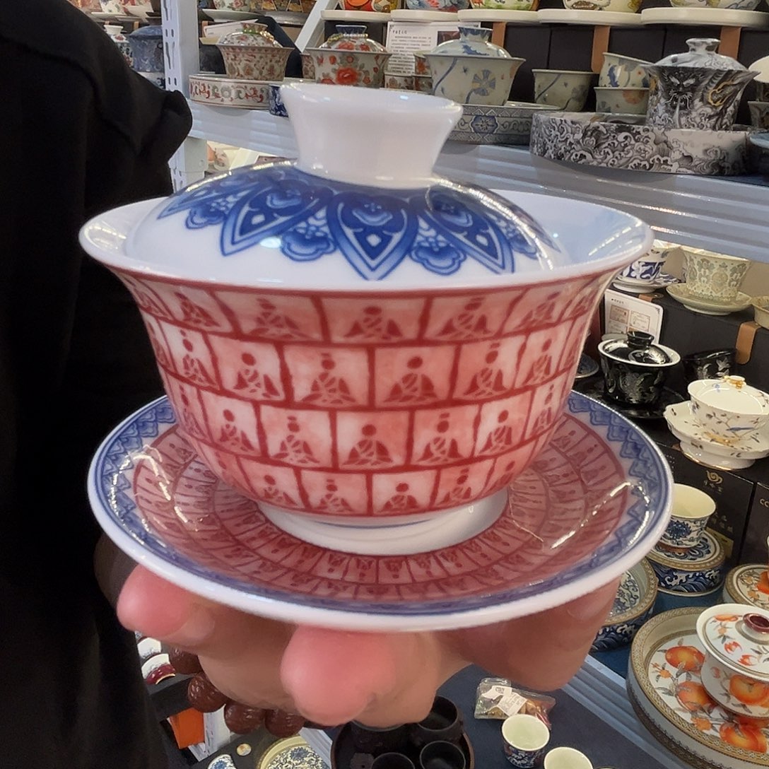 这些盖碗很漂亮！！！