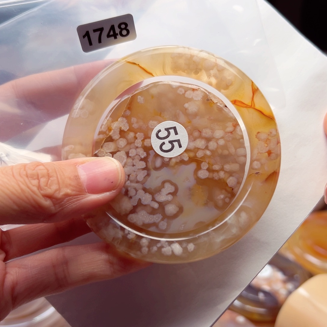 玛瑙/玉髓手镯未镶嵌J***e