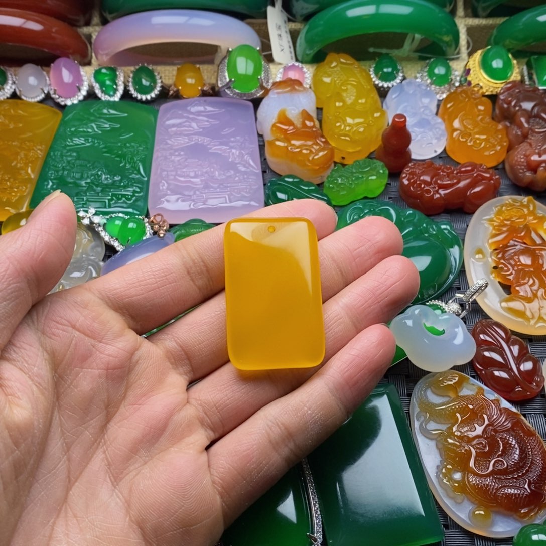 孤***狼玛瑙/玉髓未镶嵌颈饰