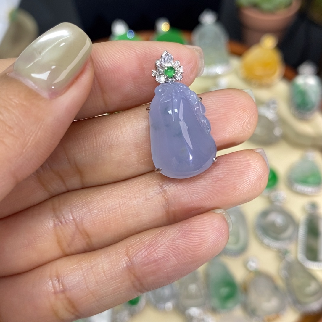 翡翠颈饰18K金镶嵌A货翡翠