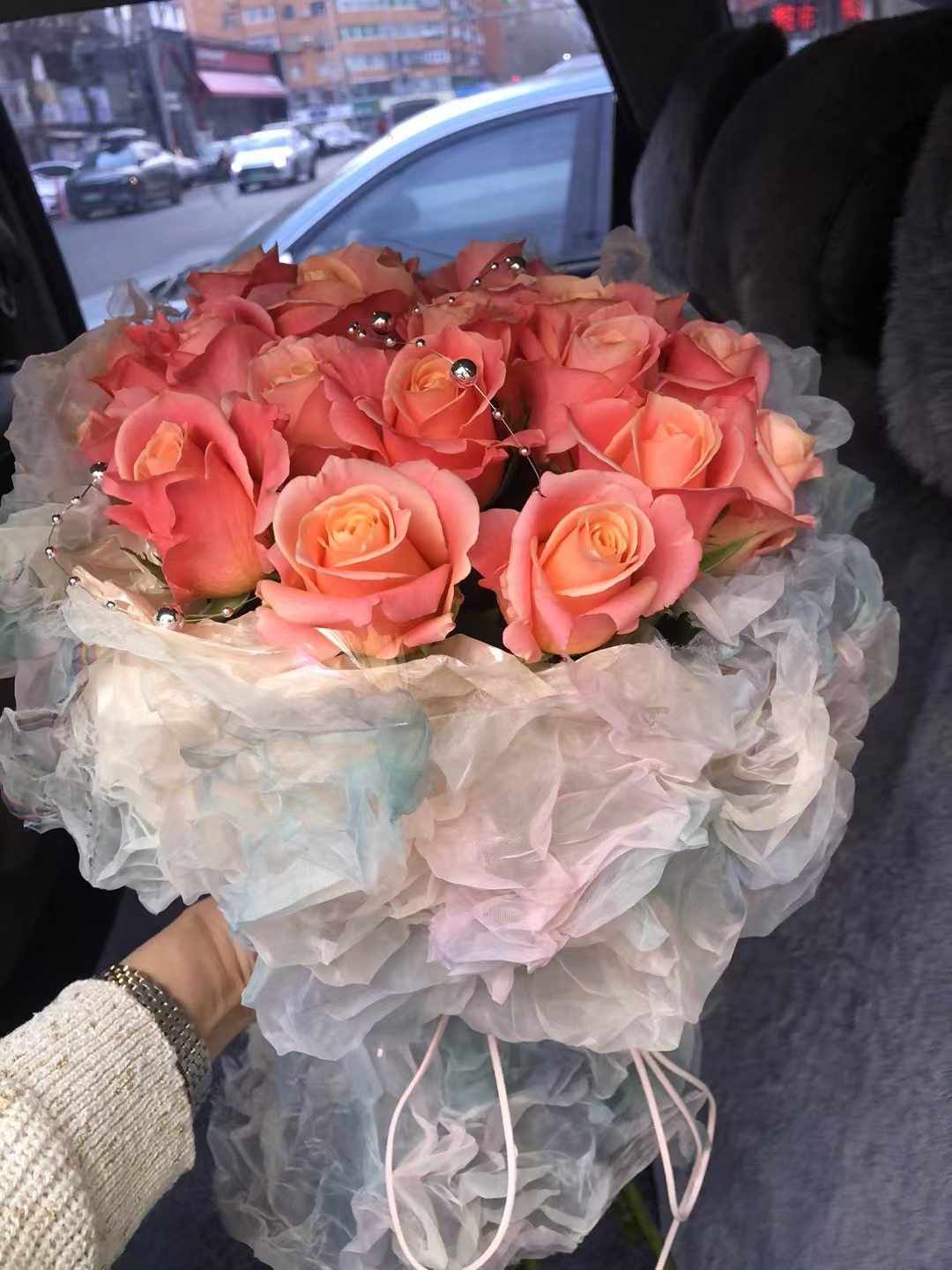 全意朱小姐欧根纱韩式花束