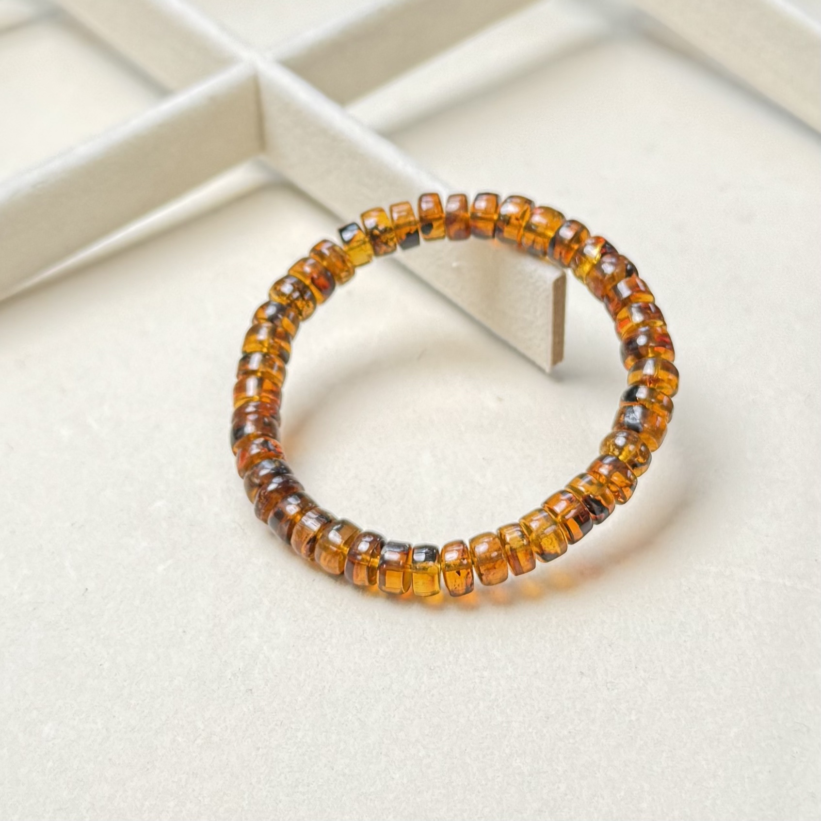 琥珀直切手串（多样性发其一）