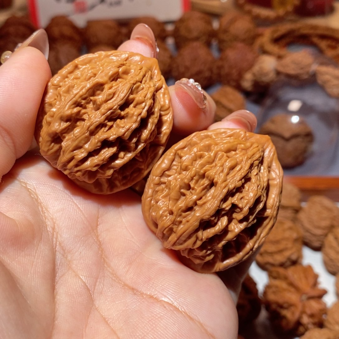 文玩核桃把件38尺麦穗虎头