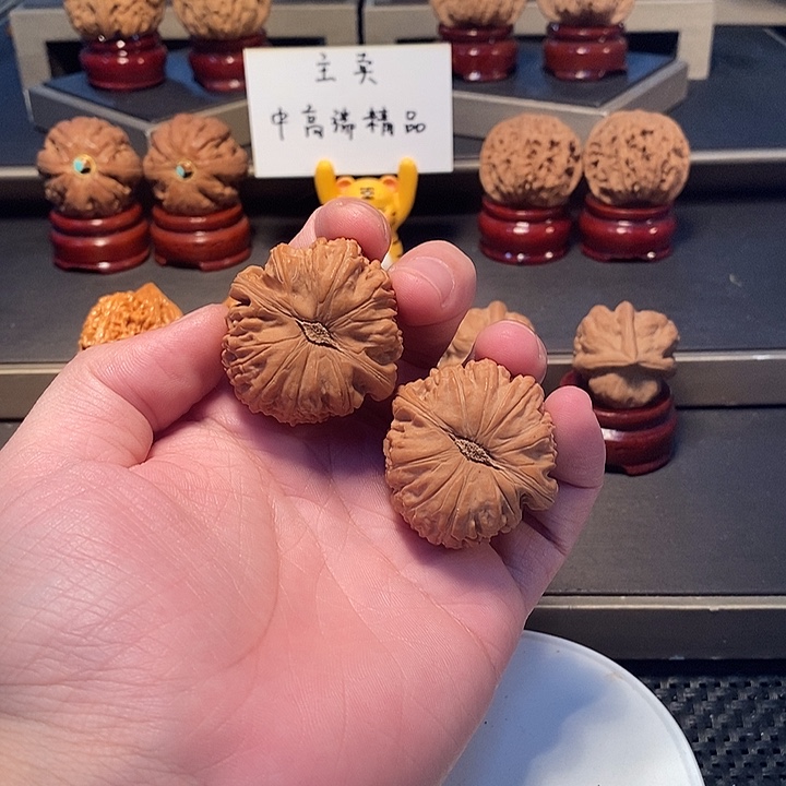文玩核桃把件维***c白狮子