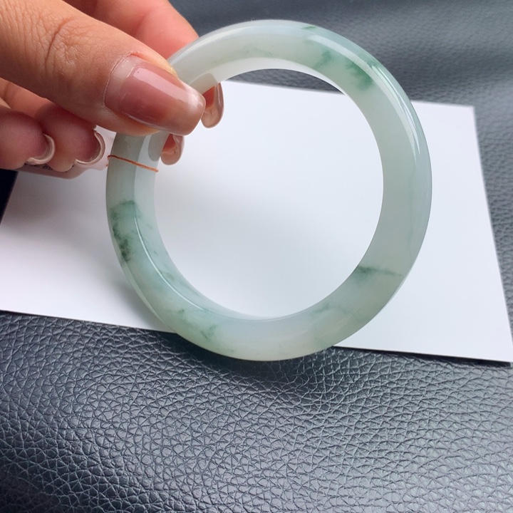 翡翠手镯未镶嵌天然翡翠手镯